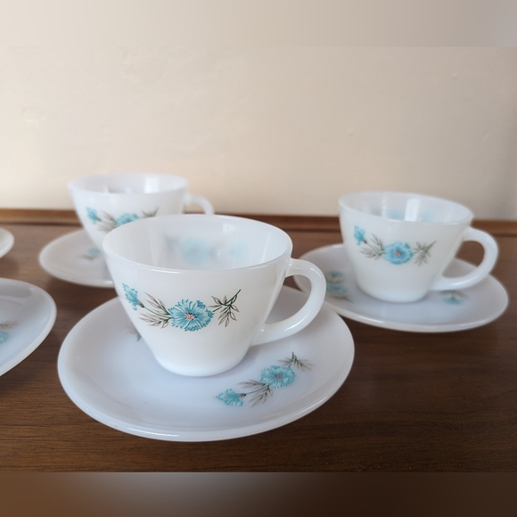 VINTAGE 1950's Fire King Bonnie Blue Carnation Milk Glass Teacup/Saucer Set of 5 - Picture 4 of 16